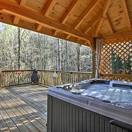 Tree Top Dream Cabin With Hot Tub In Gatlinburg! Villa